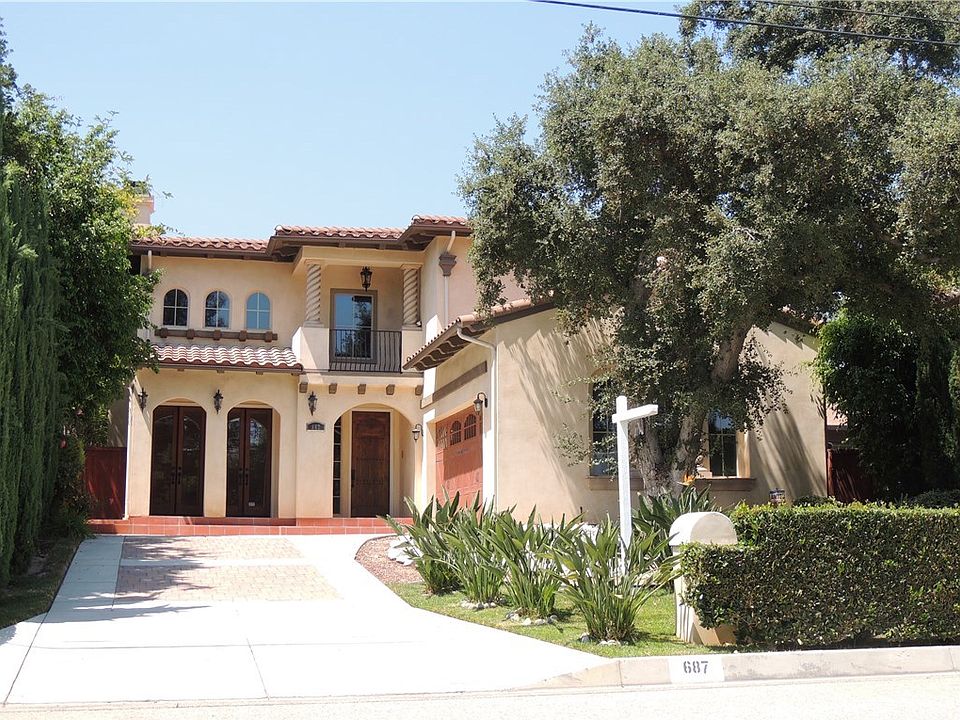 2nd image of 687 Ramona Ave