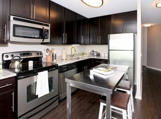 0 N McClurg #1215, Chicago, IL 60611