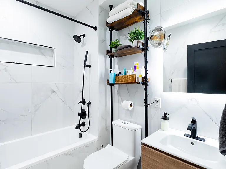 31 Bleecker St #2R — Photo 6