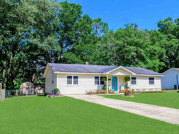4th image of 6109 Huckleberry Ln