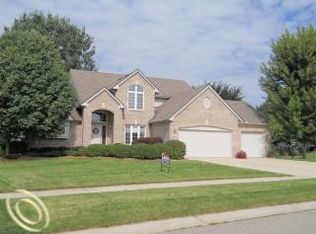 2070 Claiborne Ct, Brighton, MI