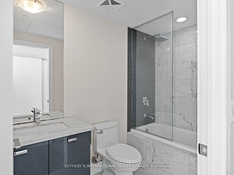 32 Davenport Rd #1508 — Photo 10