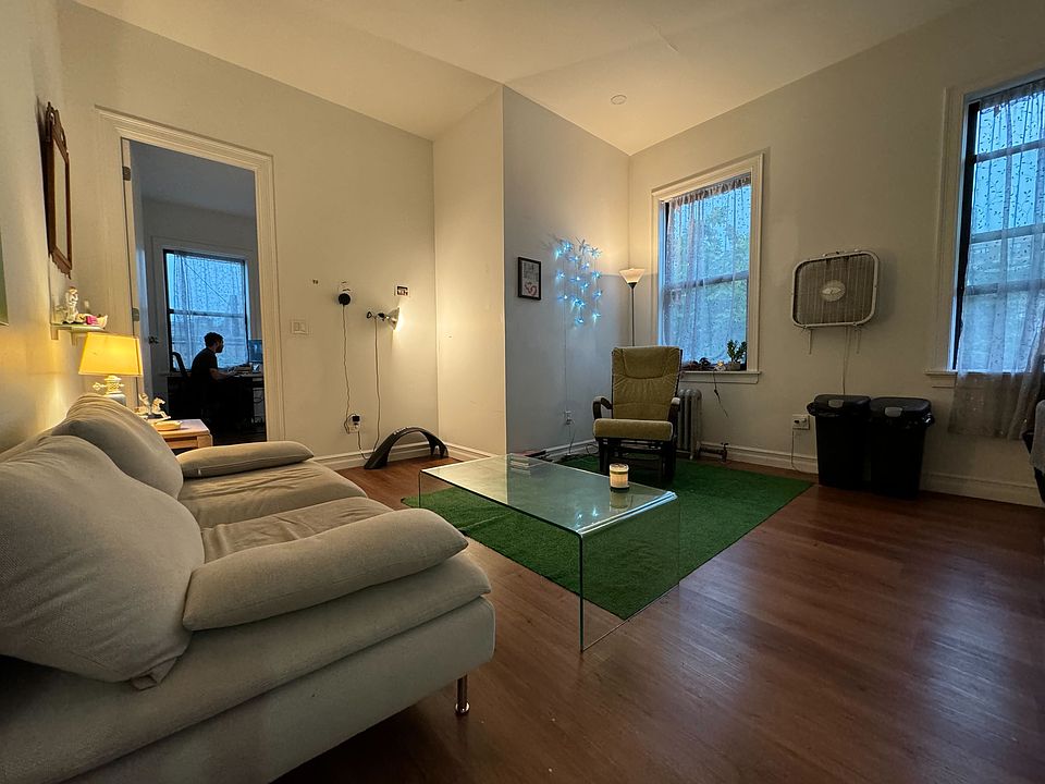 1st image of 1356 Pacific St #4D