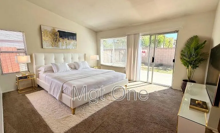 12780 Pan Am Blvd — Photo 9