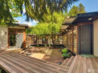 1360 SW 175th St, Seattle, WA 98166