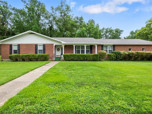 107 Baker Ln, Sikeston, MO 63801