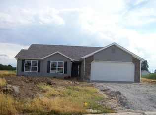 1030 Farmington Dr, Bluffton, IN 46714