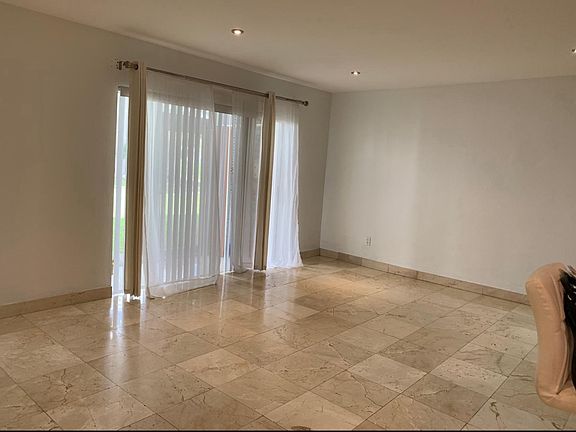 3rd image of 10381 N Kendall Dr APT M1