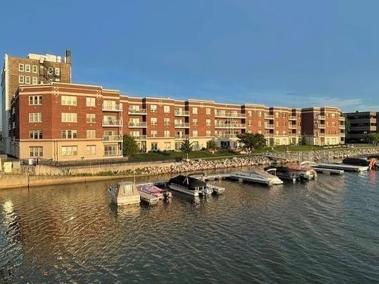River view from Walnut St. Bridge