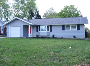 2405 E Sand Lake Rd, Lindenhurst, IL 60046