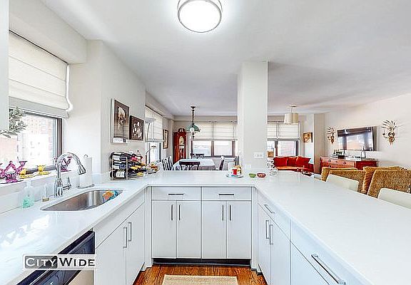 4th image of 240 E 82nd St APT 9J