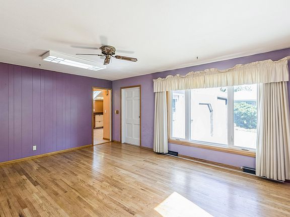 4th image of 2109 Hunziker Dr