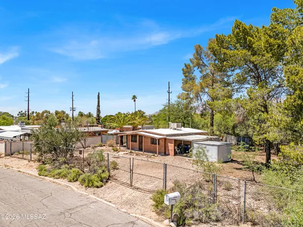 5829 E Waverly St, Tucson, AZ 85712
