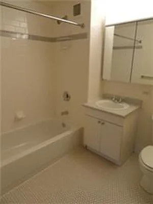 Rented by Bank Neary | media 18