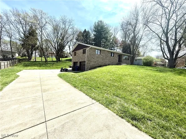 4669 Mars Rd, Uniontown, OH 44685