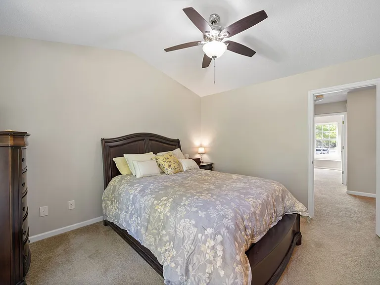442 Peyton Ct — Photo 15