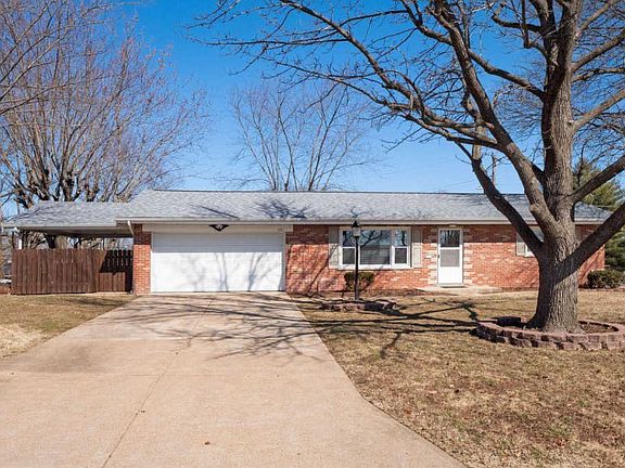 2nd image of 401 Walworth Dr