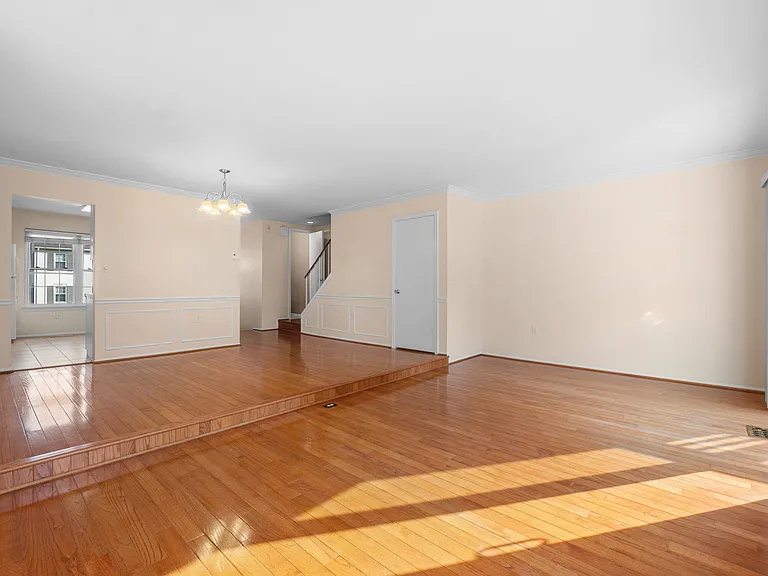 225 Lazy Hollow Dr — Photo 3