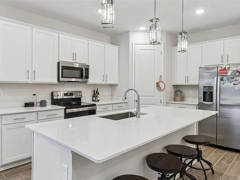654 Heritage Square Dr — Photo 13