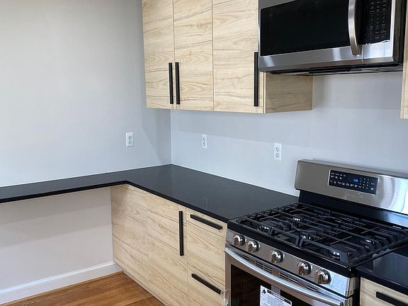 5th image of 2514 S Kenwood St