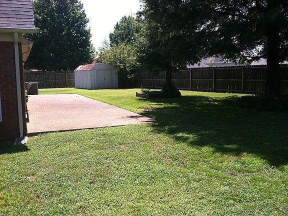 Back yard w/addition storage