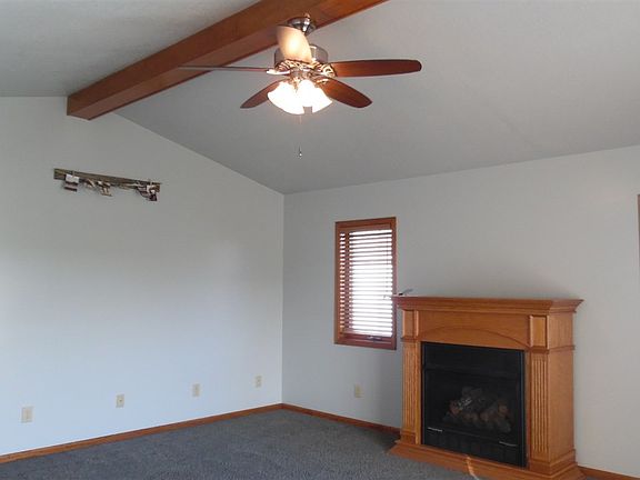 3rd image of 605 Greenwood Trl