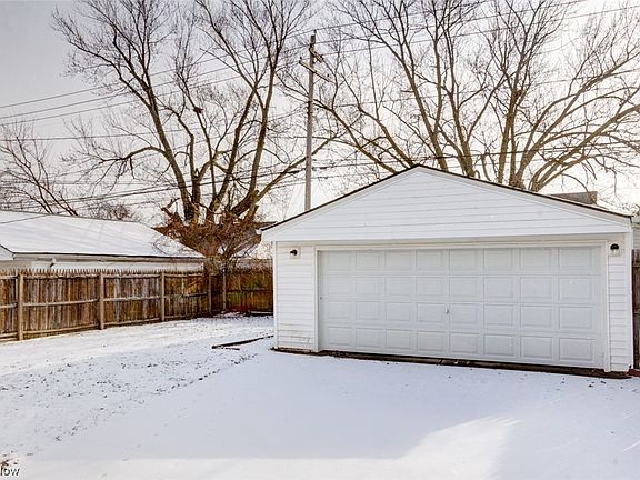 2nd image of 15908 Northwood Ave