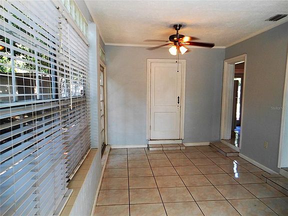 5th image of 4015 W Wallace Ave