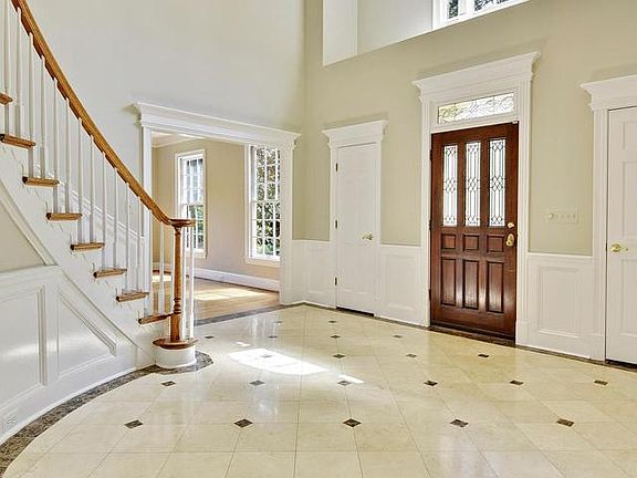 4th image of 260 Golden Woods Ct