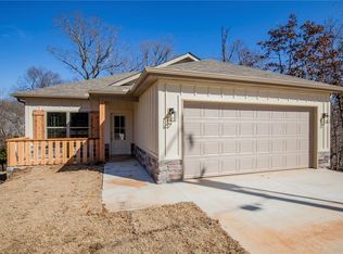 19 Roxburgh Dr, Bella Vista, AR 72715