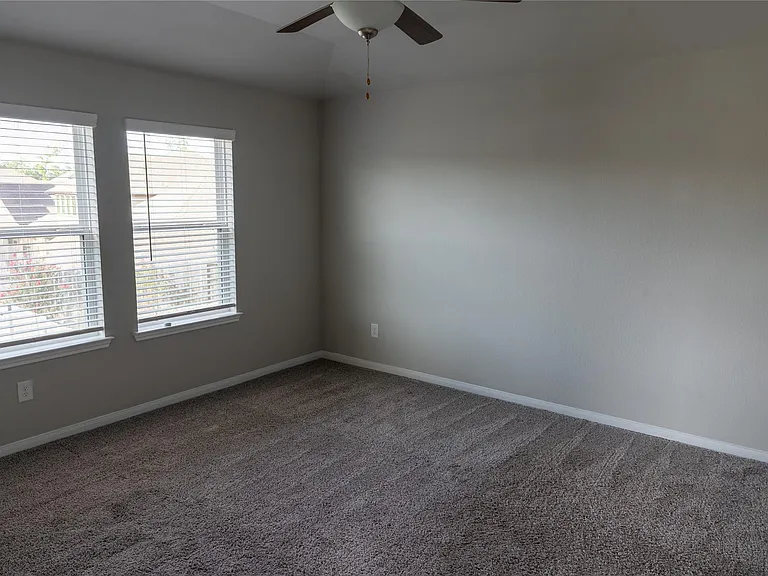 7010 Silverleaf Oak St — Photo 33