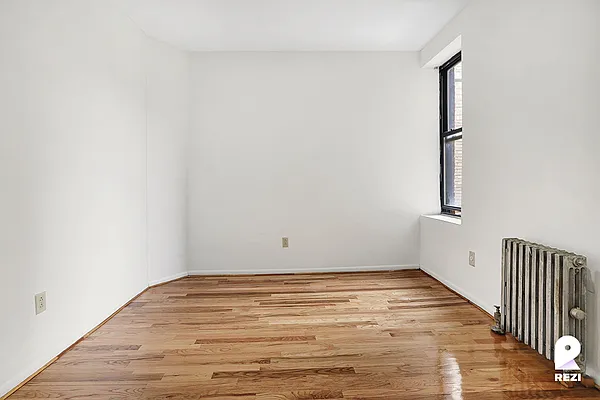 Rented by REZI | media 9