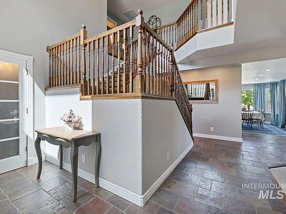 3rd image of 8352 S Old Farm Pl
