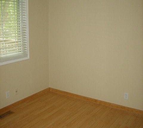 4th image of 15 Cypress St