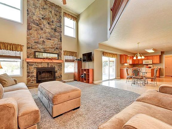 4th image of 213 Crest Dr