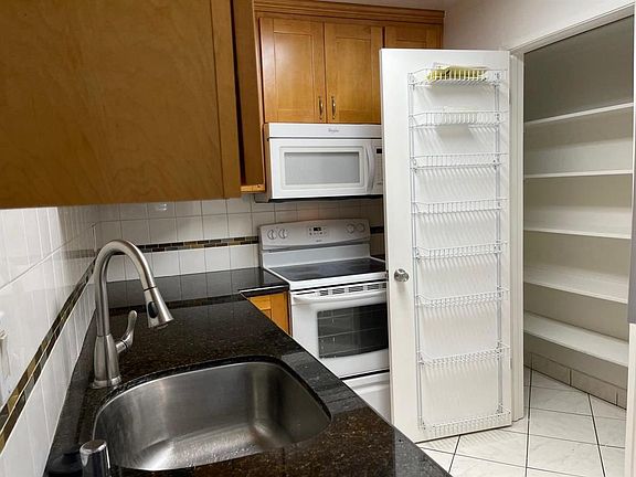 5th image of 1055 N Capitol Ave APT 7