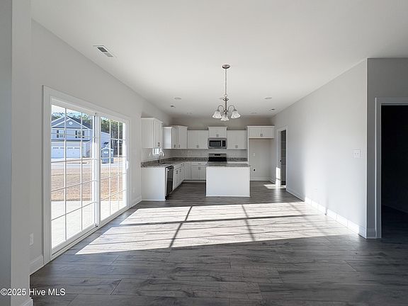 5th image of 504 Pebble Shore Drive