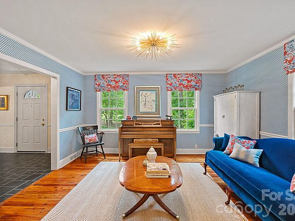 5th image of 251 Ney Cir