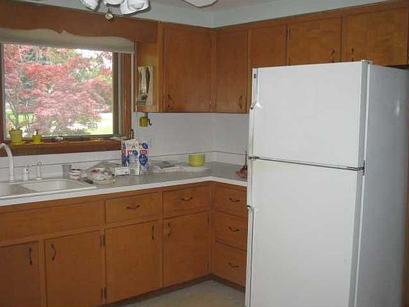 5th image of 5044 Roslindale Ave