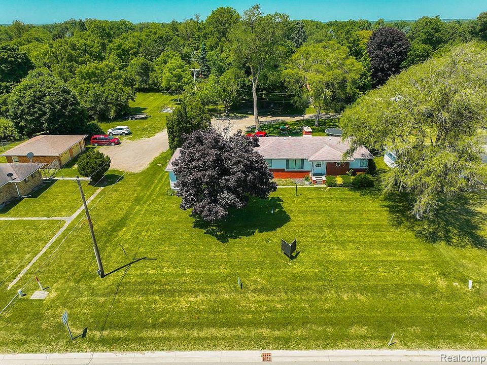 1214 S Lapeer Rd, photo 21