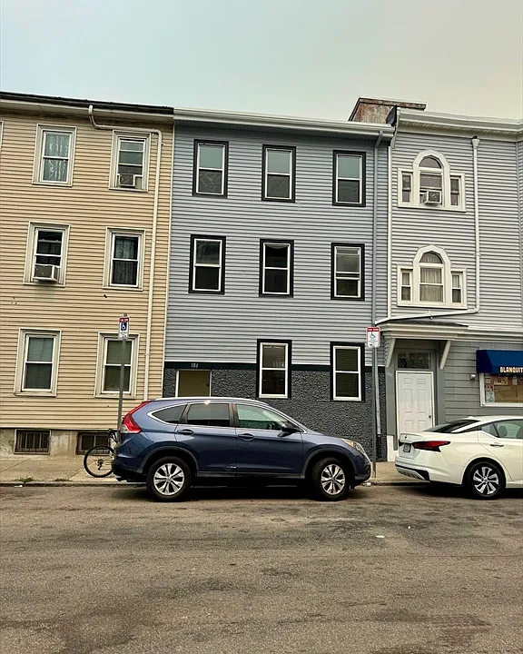 186 Marion St #1