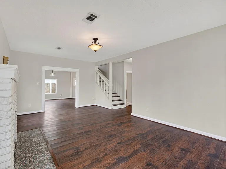 5401 N Capitol St — Photo 9