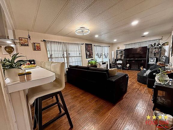 2nd image of 2514 Ronson Ave #818