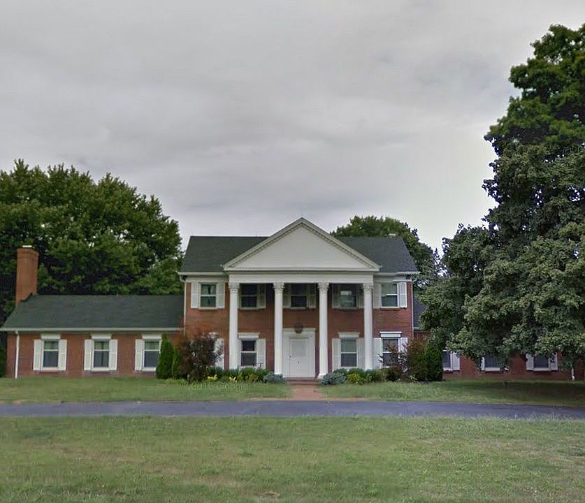 2nd image of 1 Deerfield Cir