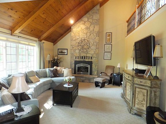 2nd image of 4950 Hawthorne Valley Dr