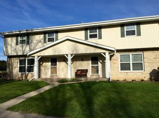 2421 Saratoga Rd, Waukesha, WI 53186