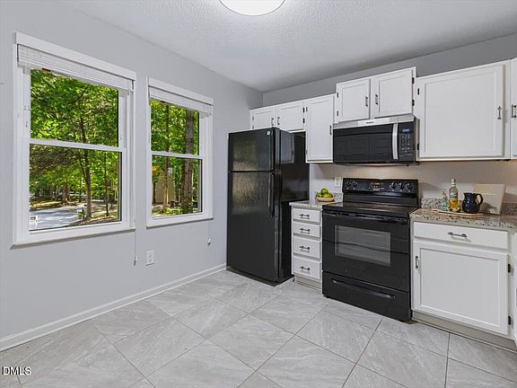 5th image of 400 Kilmarnock Ct