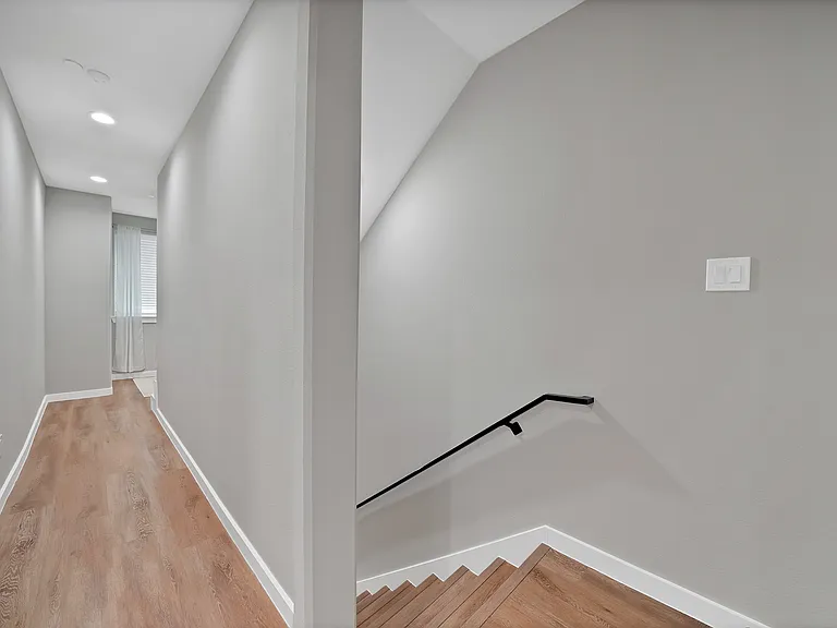 Weisenberger St — Photo 16