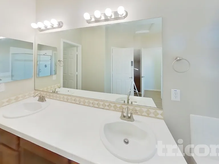 10208 W Wier Ave — Photo 13