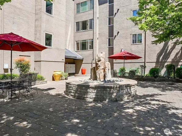 14300 32nd Avenue NE #107, Seattle, WA 98125
